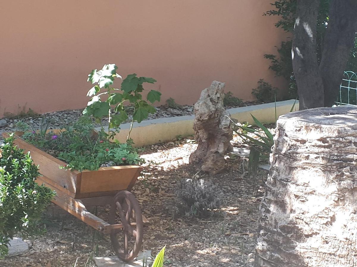 Apartman Emilio Baska Voda Luaran gambar