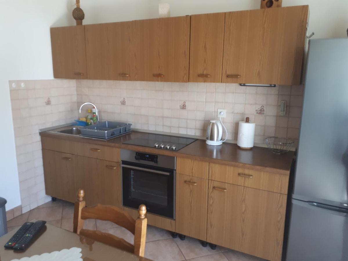 Apartman Emilio Baska Voda Luaran gambar